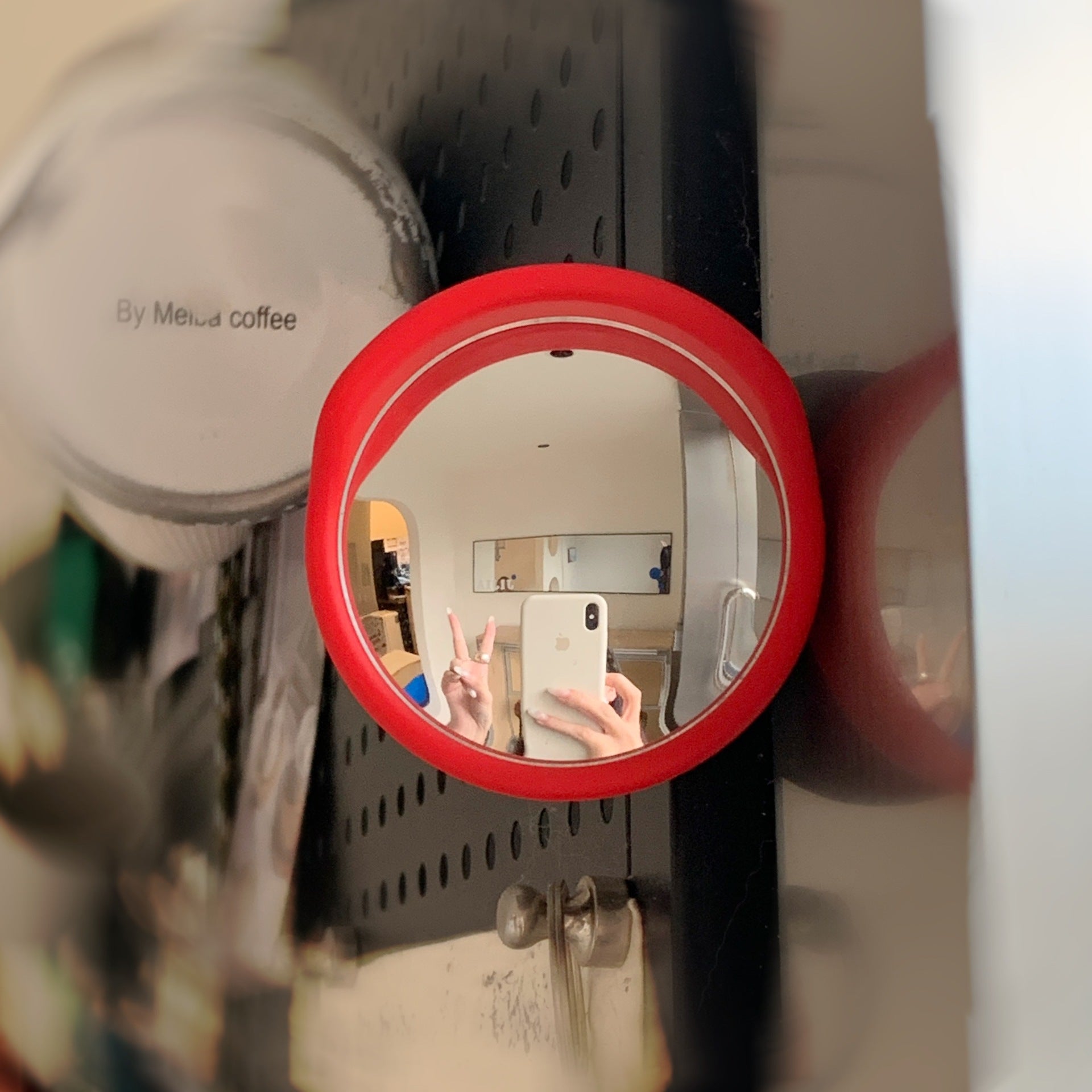 Convex Selfie Mirror – Wide-Angle Magnetic Mirror for Smartphones